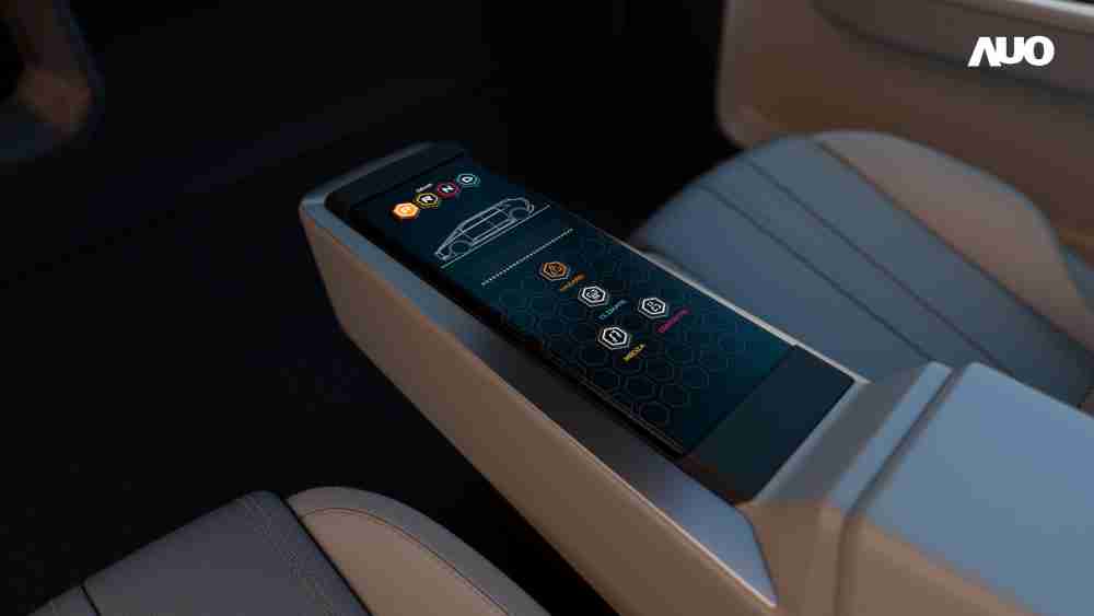 传奇国际以人性化设计打造多变形态中控显示(Morphing Center Control)，，，不使用时仅平面显示信息，，，，进行操作时，，，，显示器则会动态隆起，，，转变成3D实体按钮，，，，并有触觉回馈，，，，展示人机互动新体验